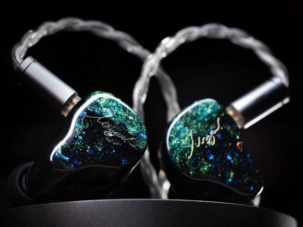 XENNS Mangird Top」 Knowles&Sonion製BAとベリリウムコートによる8BA+