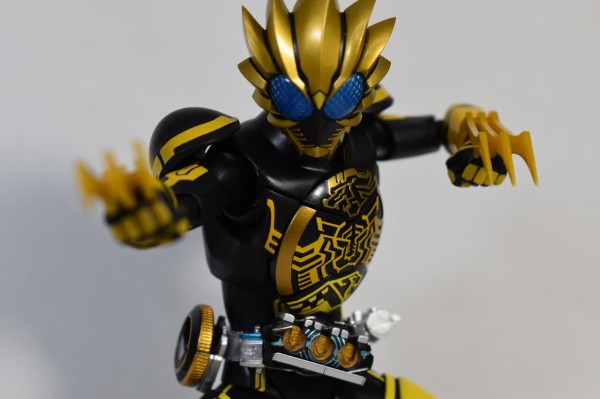 S.H.Figuarts 仮面ライダーオーズ ラトラーターコンボ（真骨彫製法