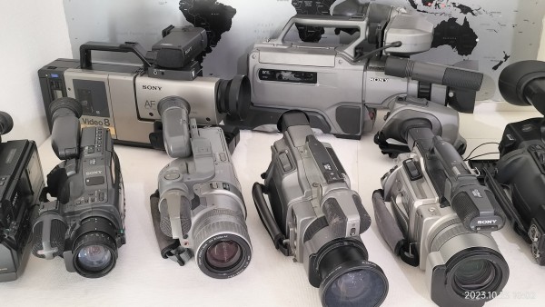 1996/平成8/SONY/DCR-VX9000/DV/VX1000ベースの肩乗せ機/DVフルサイズ