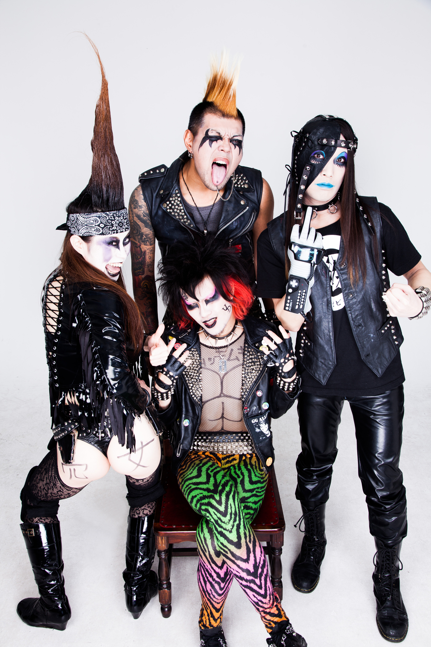 UNDER CODE PRODUCTION & 殺害塩化ビニールPRESENTS ザ・水と油