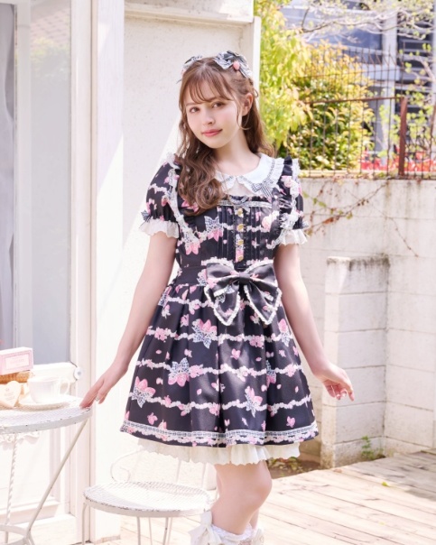 Creamy Berry柄ワンピース ｜ LIZ LISA（リズリサ）公式通販 ｜ Tokyo