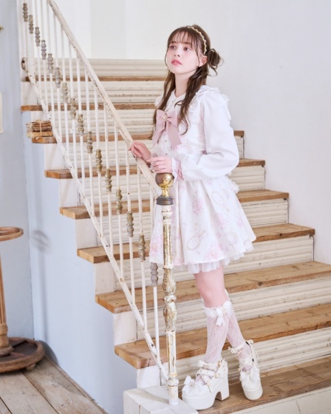 ジュエリー柄ワンピース ｜ LIZ LISA（リズリサ）公式通販 ｜ Tokyo