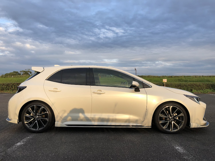 カローラスポーツのダウンサス・ローダウン・タナベサステック・nf210