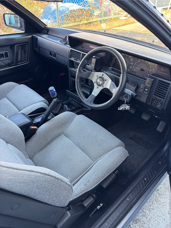 スカイラインのR31スカイライン・スカイライン・ステアリング交換・DIY