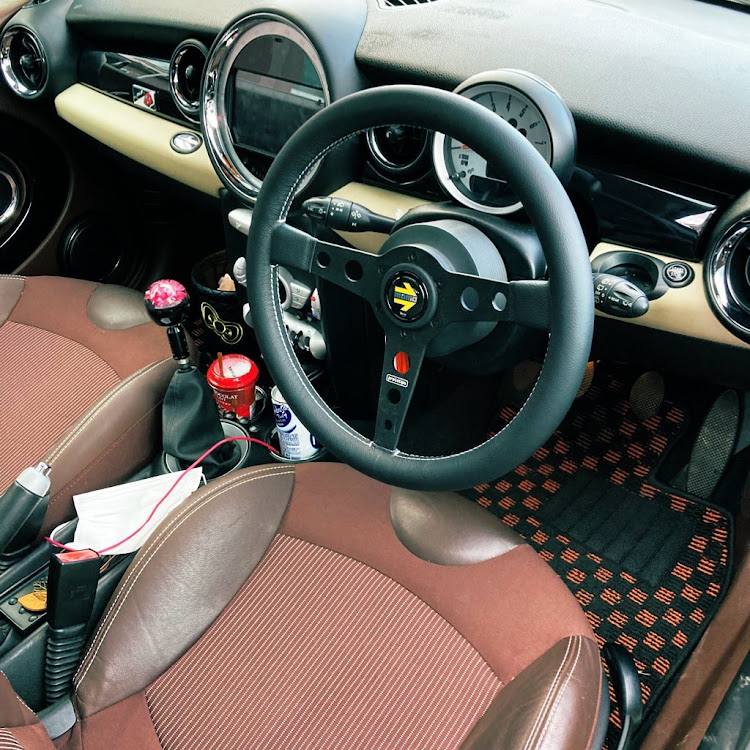 ミニ クラブマンのお題に乗っかってみた・みんなのステアリングが見