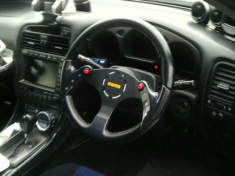 アリストのステアリング交換・パドルシフト取付・クイックリリースボス