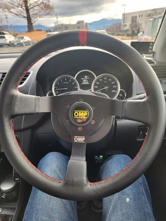 スイフトスポーツのステアリング・ワークスベル・ナルディ・OMP・ラ