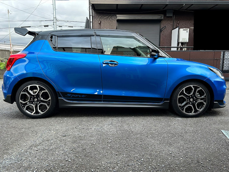 スイフトスポーツのSWK オールレザーステアリング・SWK ダウンサス