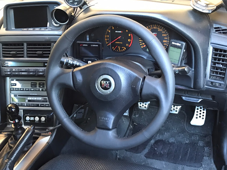 スカイライン GT-Rのステアリング交換・Gマガステアリング