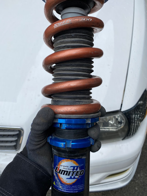 チェイサーのJZX100 チェイサー・DIY・車高調バネ交換・スウィフト