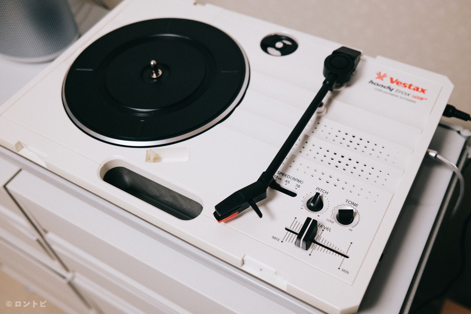 どこでもレコードを聴ける「Vestax Handy Trax USB」にBOSEのスマート
