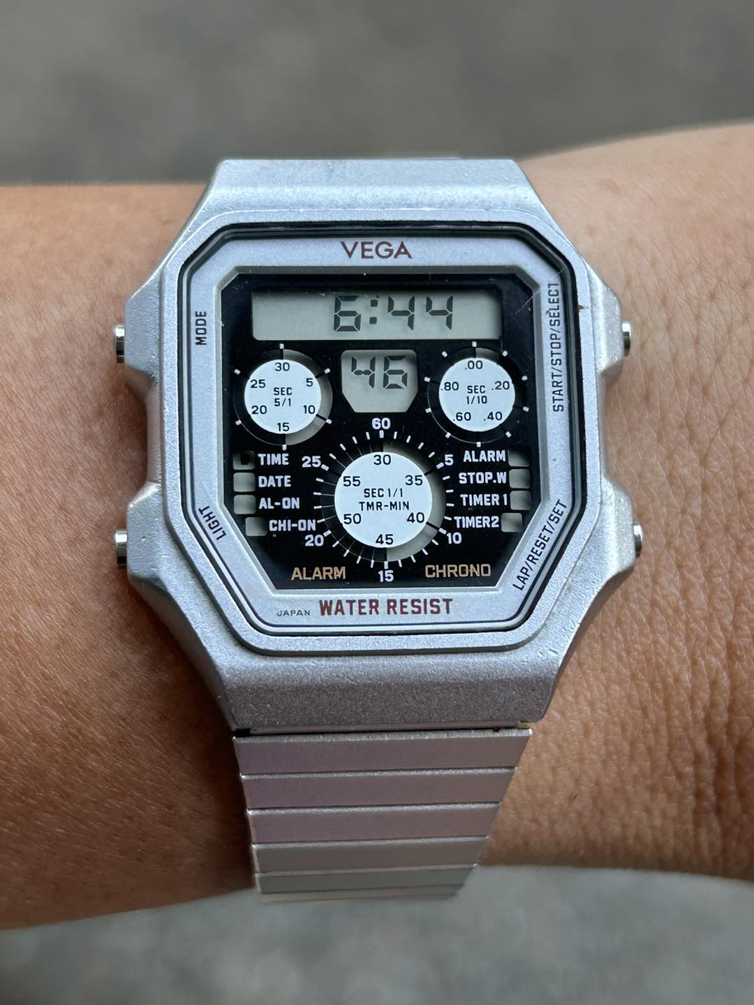 Vintage Citizen Vega Multi Alarm Chronograph DA46-398441 digital