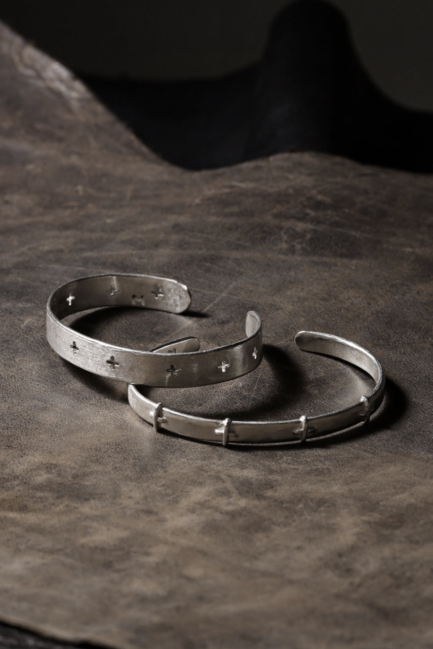 m.a+ cross punched silver bracelet / AB15 AG (SILVER)の商品ページ