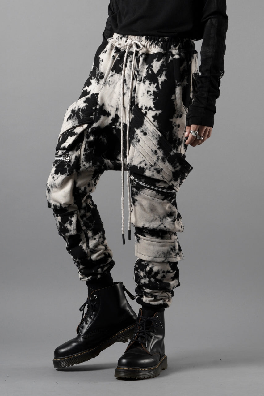 A.F ARTEFACT BELT CARGO SAROUEL JOGGER / MOTTLED DYING (BLACK x