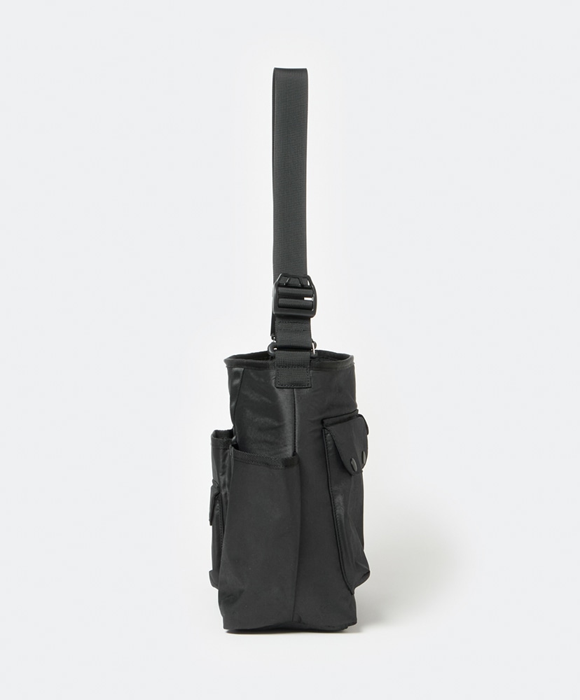 Tech Reversible One Shoulder Bag(ONE Black/ブラック): DAIWA PIER39