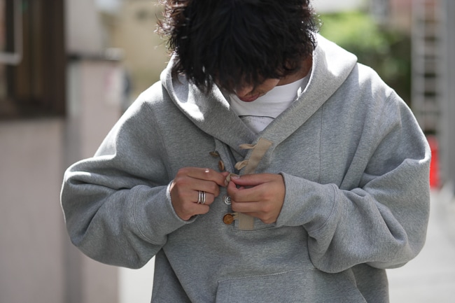 KOLOR BEACON [ カラービーコン ] 24AW マルチボタンフロント裏毛パーカー