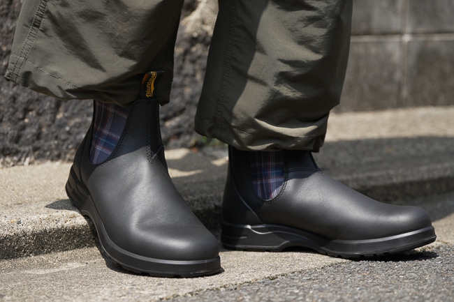 COMME des GARCONS HOMME流のサイドゴアブーツ。