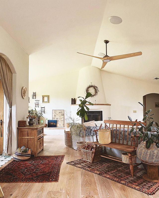 今話題の「ヴィンテージラグ」とは？時を経て注目されるオールドの絨毯