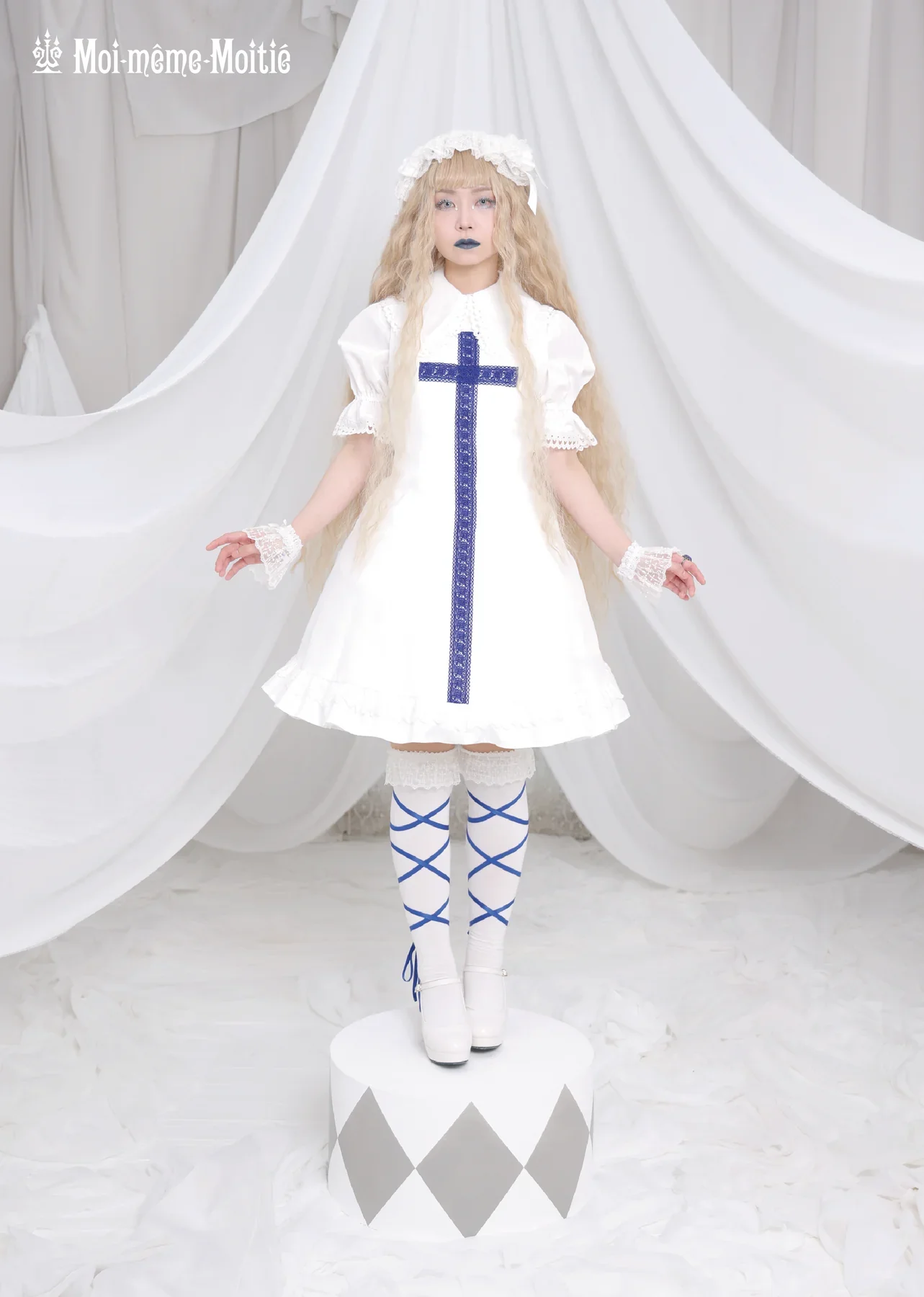 Rose Lace Cross JSK by Moi-même-Moitié