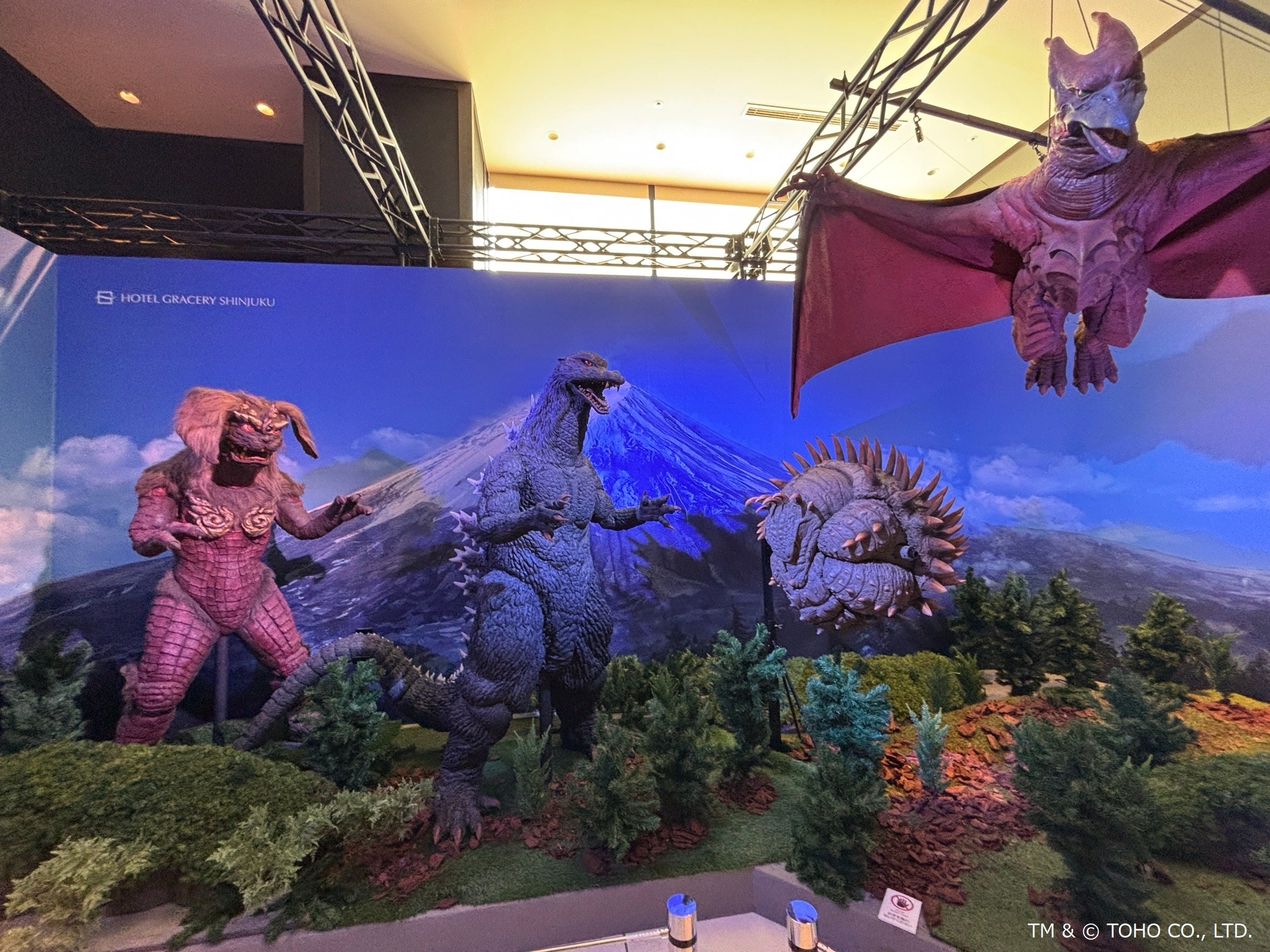 ゴジラ FINAL WARS』をモチーフにしたジオラマ登場富士山麓の決戦