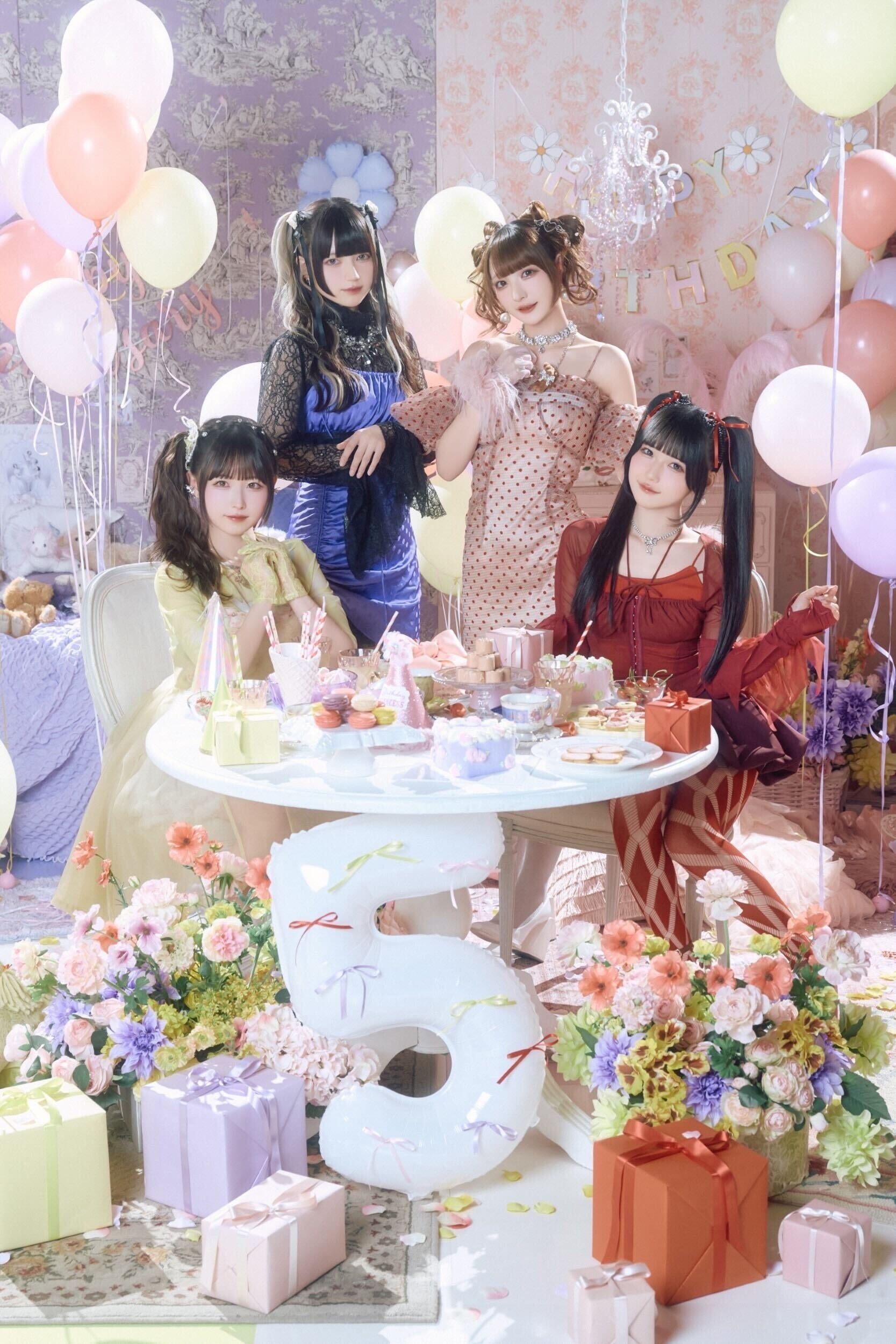 Z世代女子の最強憧れアイドル・きゅるりんってしてみて、初のフォト