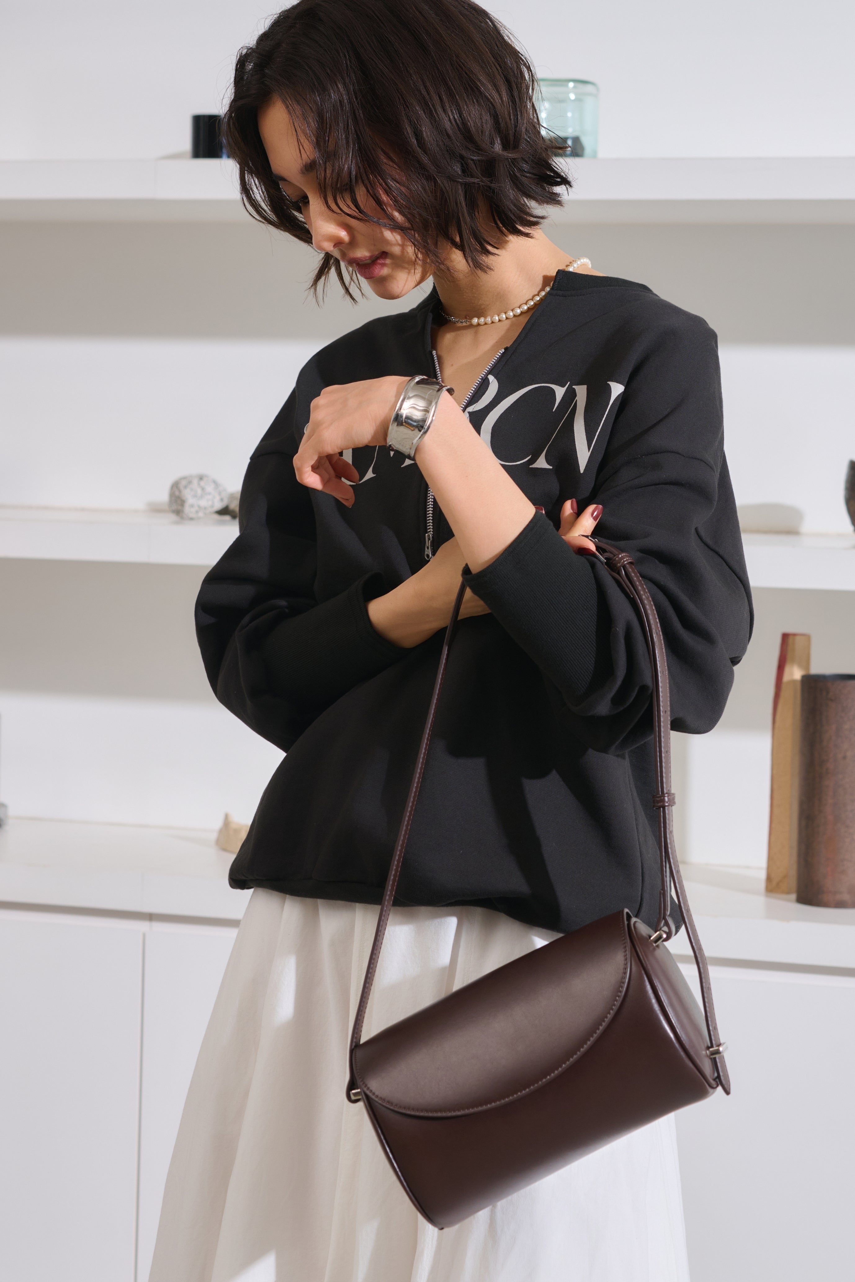国産アップルレザー製「Apple 2Way Half-moon Bag」| LOVST TOKYO