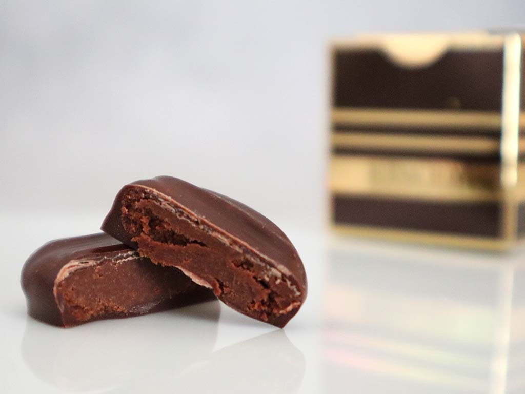 ベルナシオン | 初代から受け継がれる滑らかな口溶けの至福の味わい