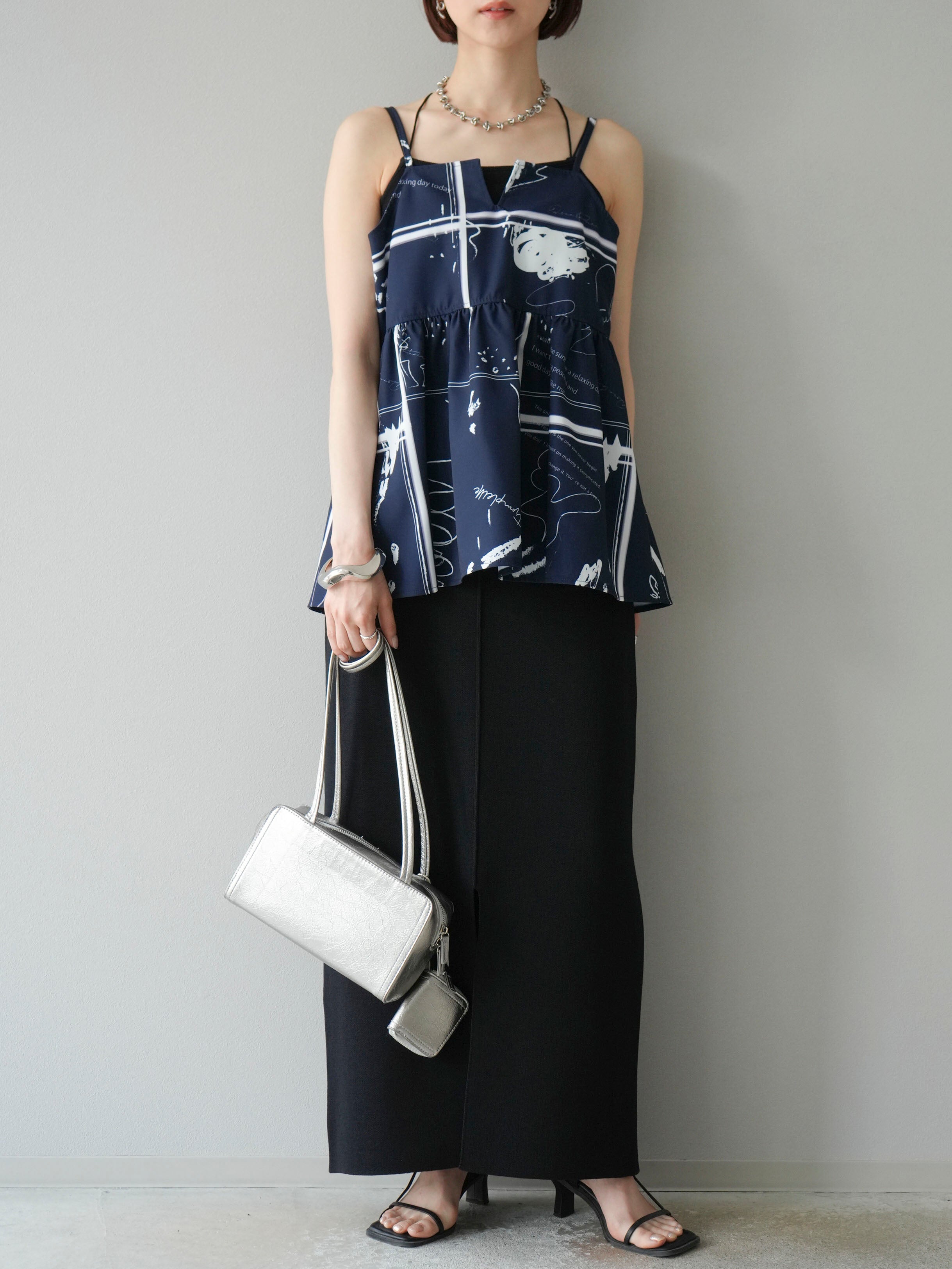 予約]ペイント柄キャミソール/ネイビー – Lumier