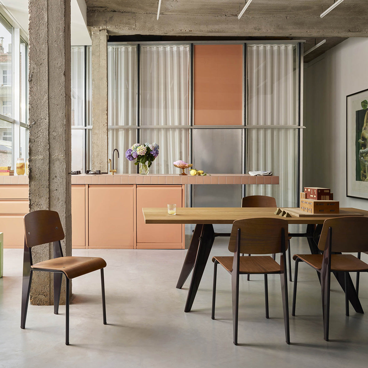 Standard Chair | Made by Vitra – Luminaire