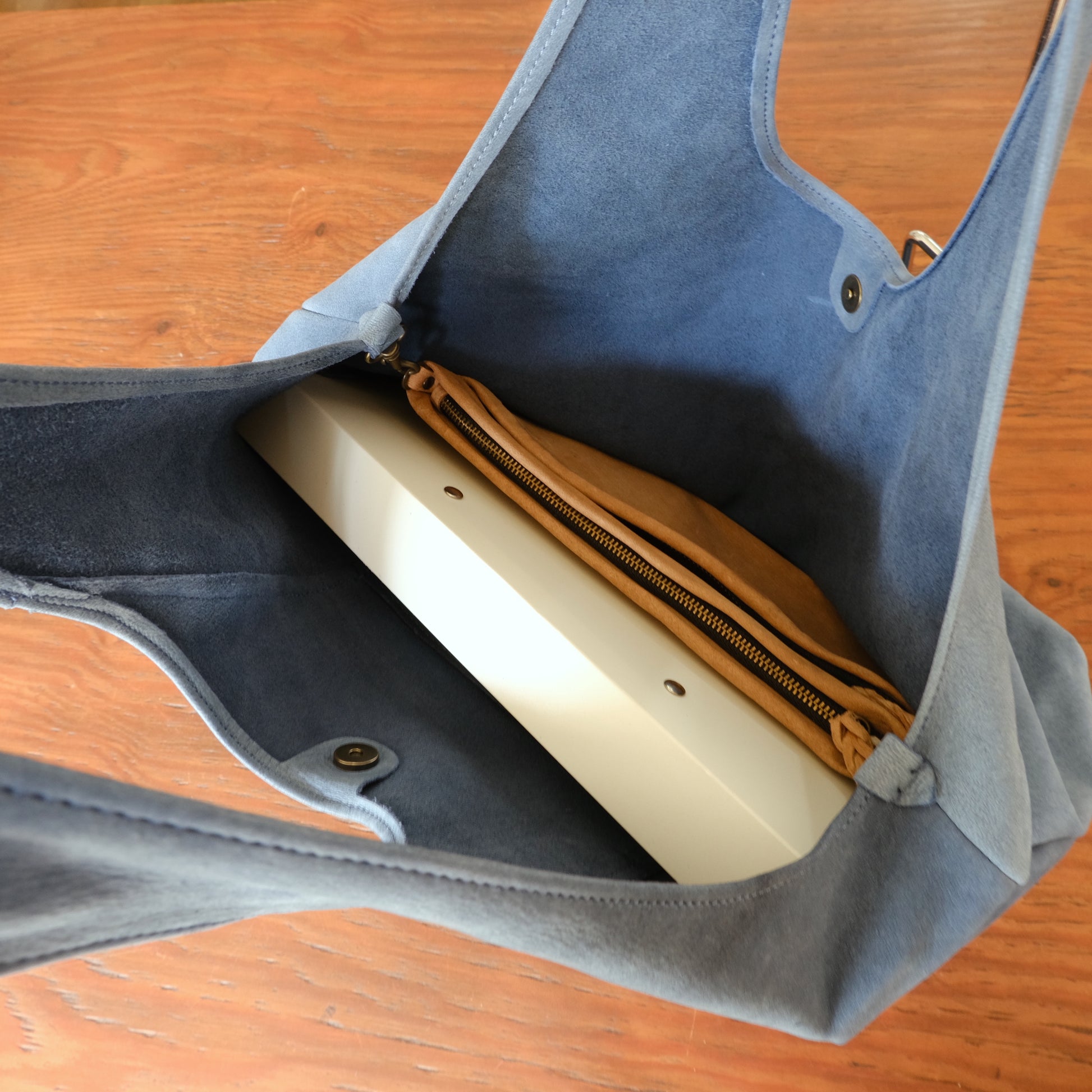 ENISICA ニシカ・バッグ – 育てる革小物 / ENISICA