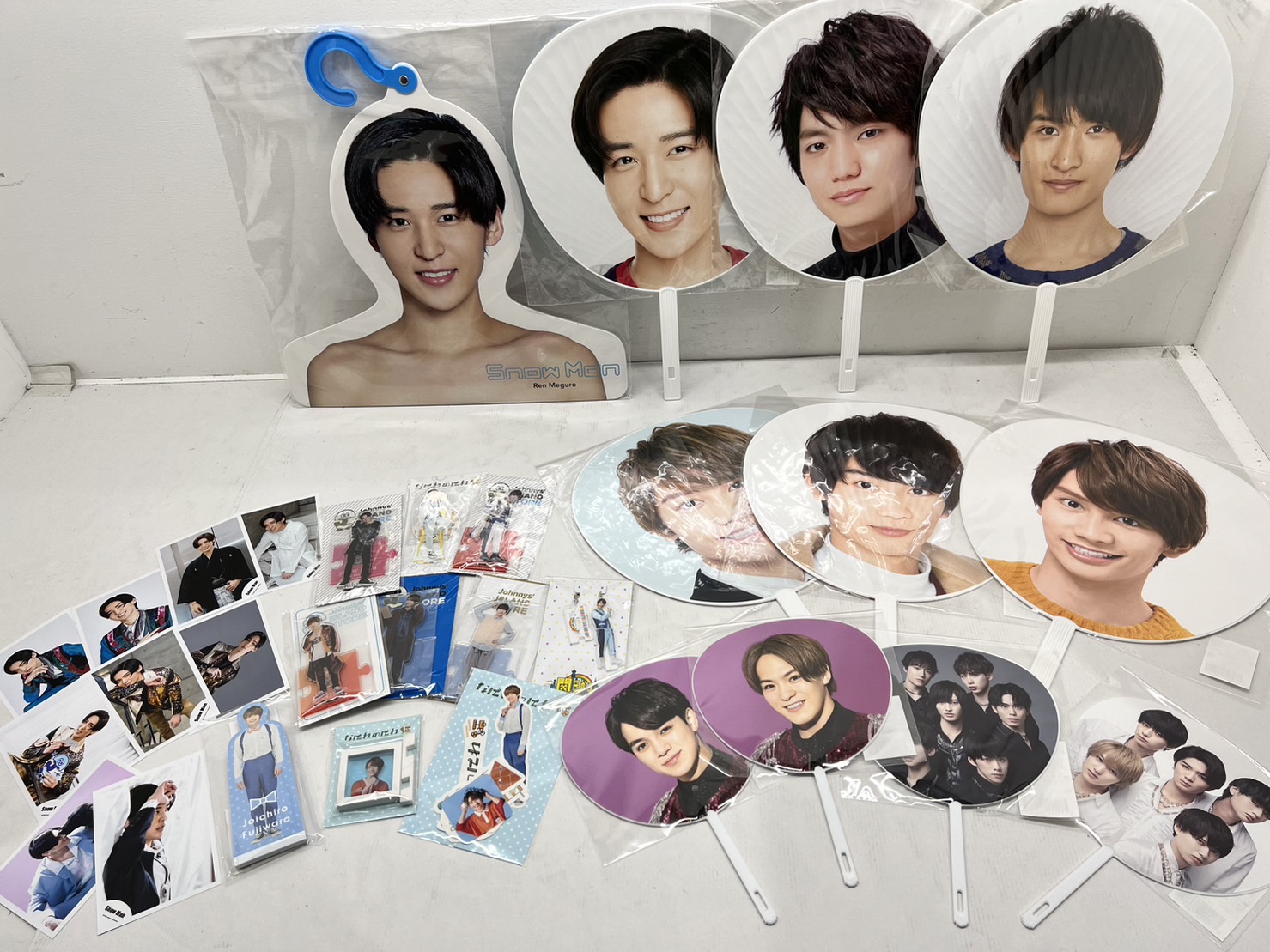 アイドル】SnowMan 目黒蓮 フォトハンガー 他ジャニーズグッズお売り