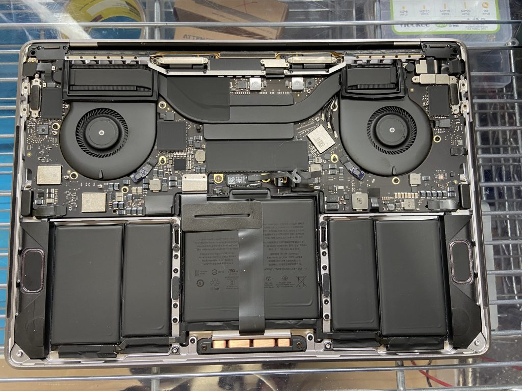 MacBook Pro 13 2020 A2251 ロジックボード欠品 ジャンク MacBook Pro