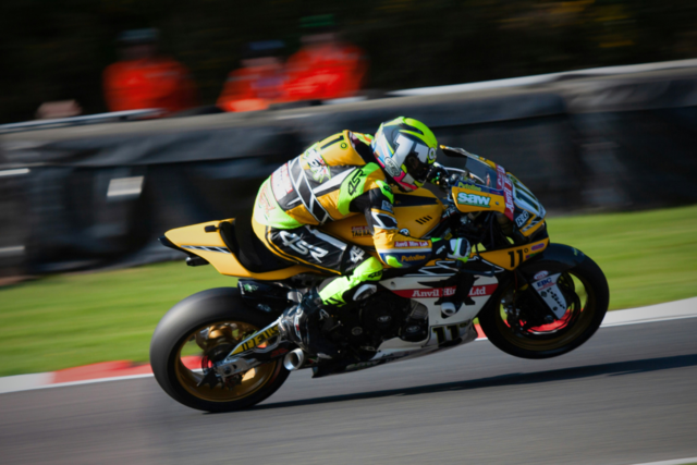 バイク初心者にもおすすめのレーシングスーツ（革ツナギ）5選と選び方