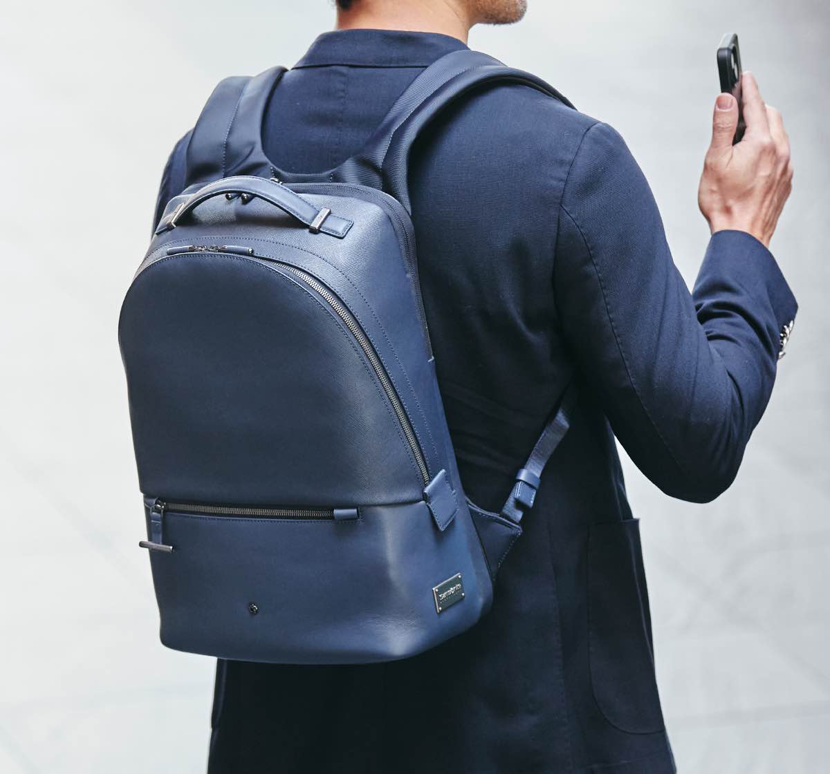 サムソナイト・ブラックレーベルの高機能なフルレザー製バックパック
