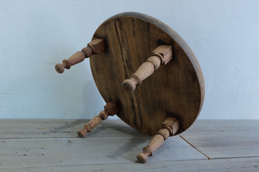 アンティークのろくろ脚の丸いローテーブルの通販 | ライフスタイル