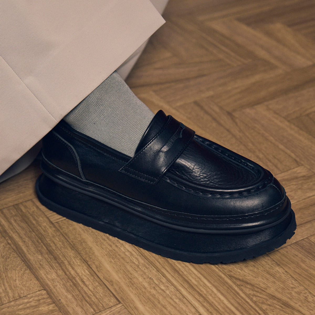 SPECIAL SHOES FACTORY COLLABORATION】Vibram Build Sole Loafer