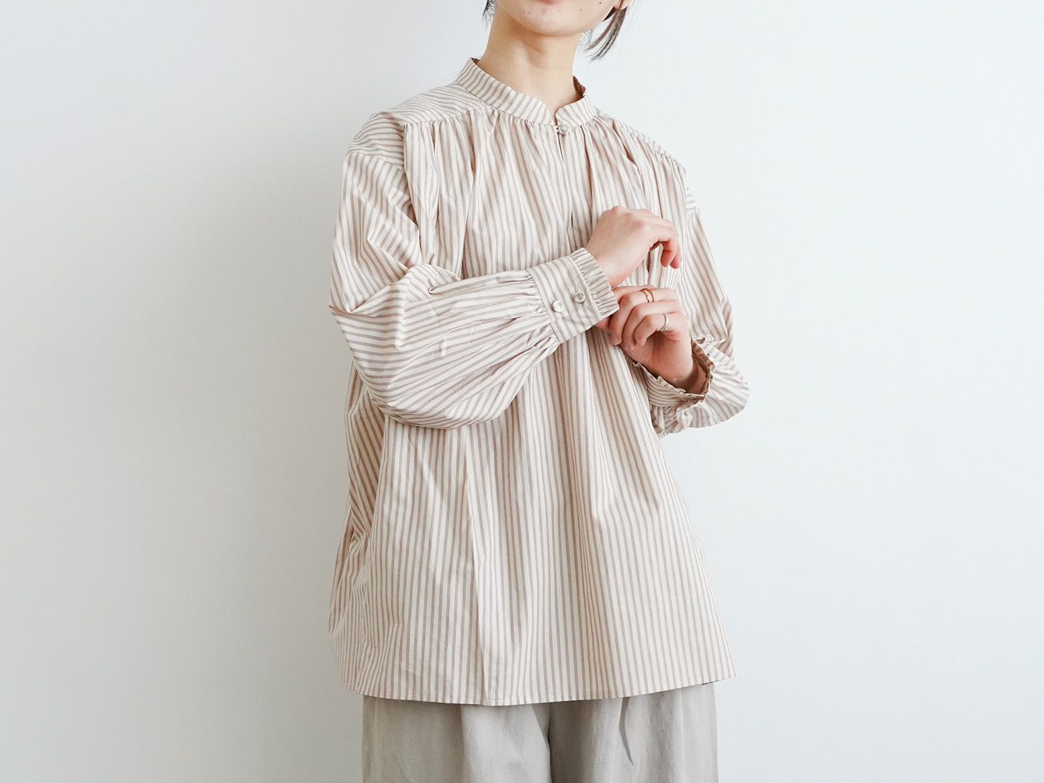 オオカミとフクロウ フクロウとまひるの月のリリーワルツ“ブラウス