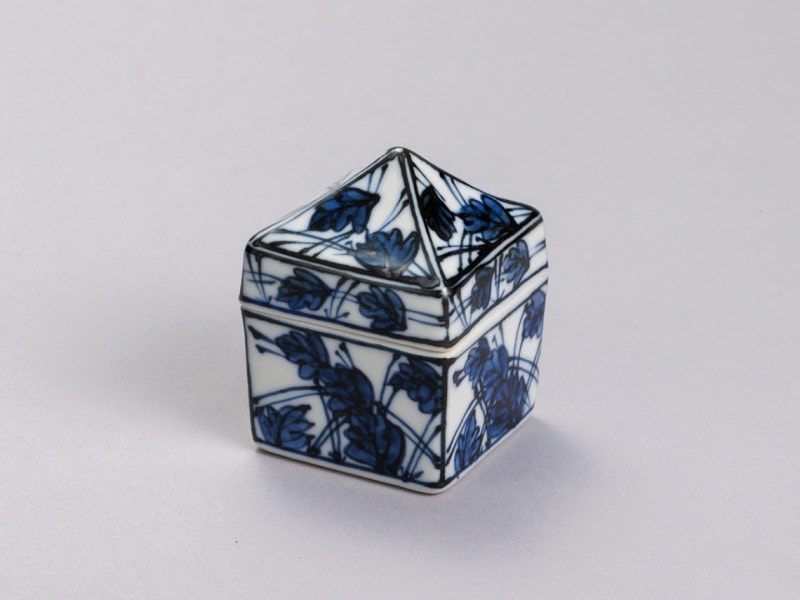 染付 辻堂香合 | 茶道具,香合 | 淡交社 茶道具と茶席のきもの