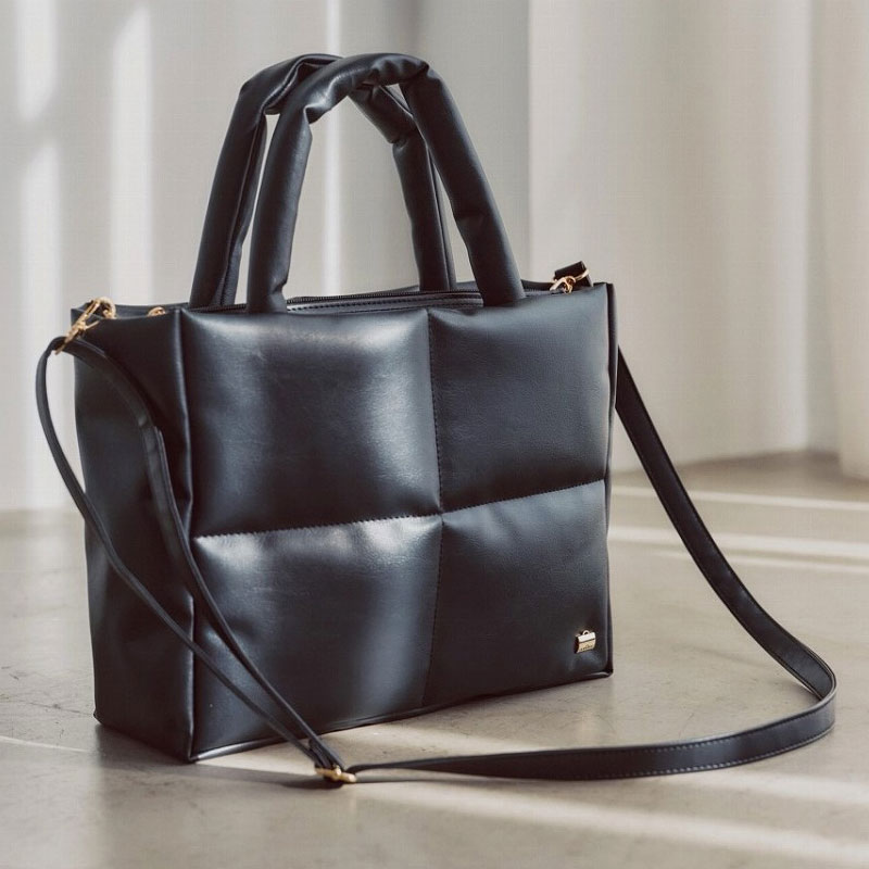 LA BAGAGERIE レザー調キルティングトートバッグBOOK | 商品カテゴリ