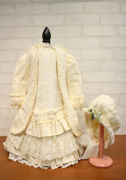 68cm前後 ドール用ワンピース＆ボンネット SET（生成り色のドレス