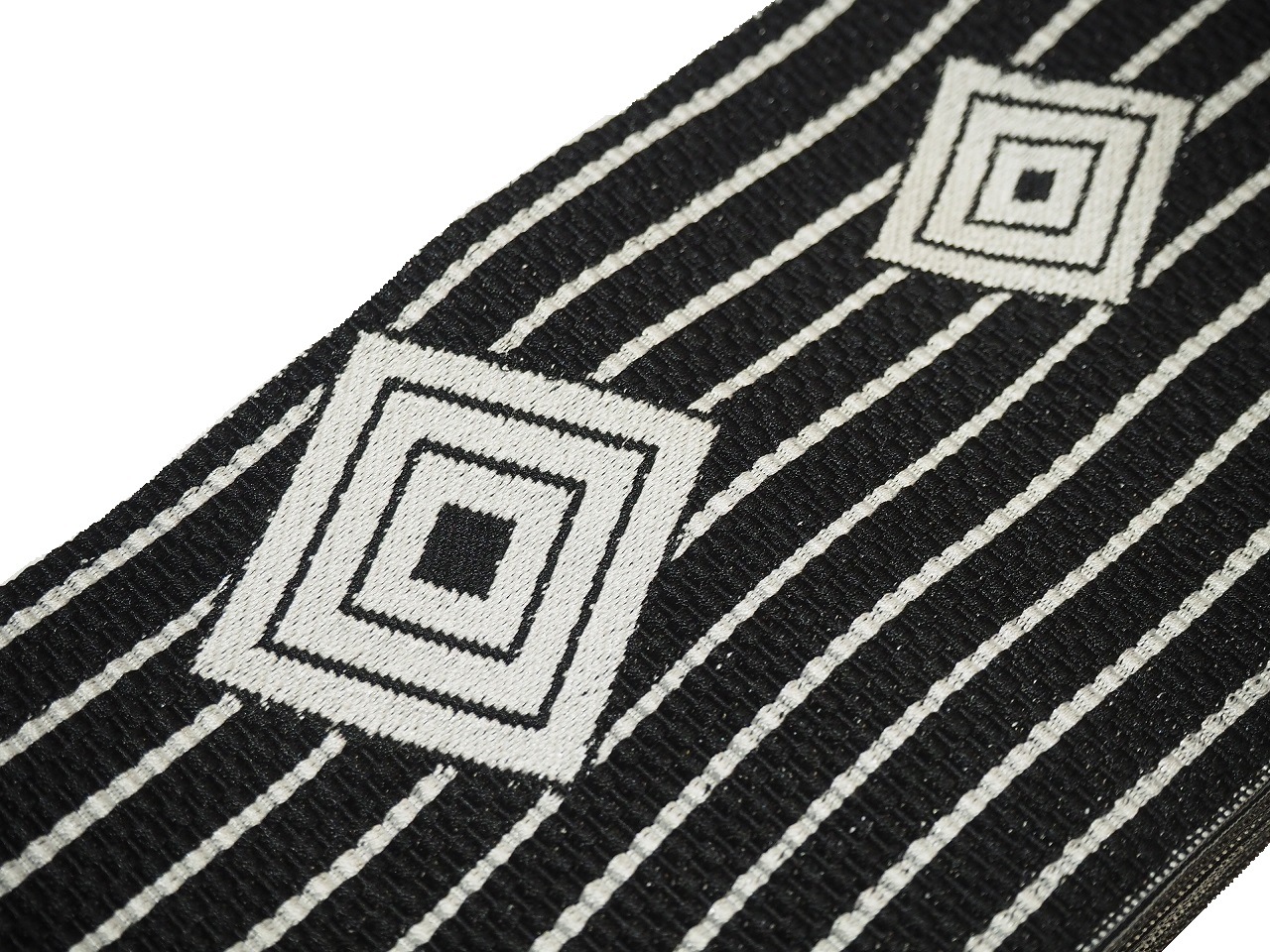 ポリエステル角帯「黒色の地にシルバーグレー色の三枡と縞模様」 | 帯