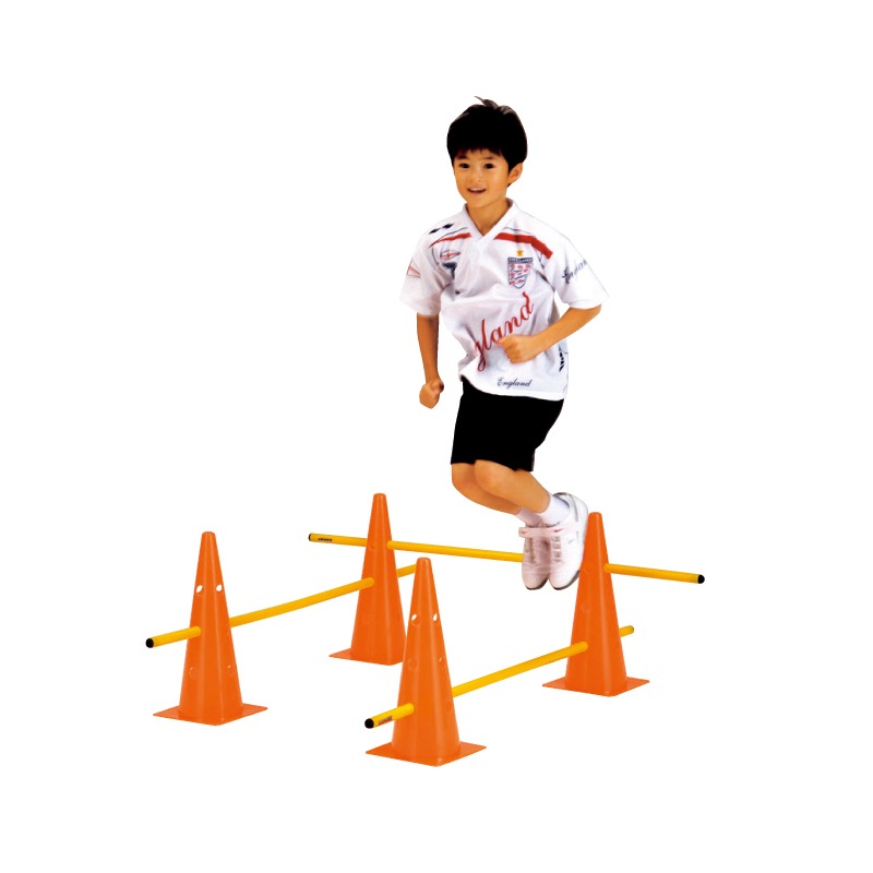 室内 鉄棒、体育体操マット、スケートボードセクション スケボーレール