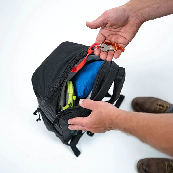 EVERGOODS CHZ22 - Civic Half Zip 22L Solution Black [エバーグッズ]