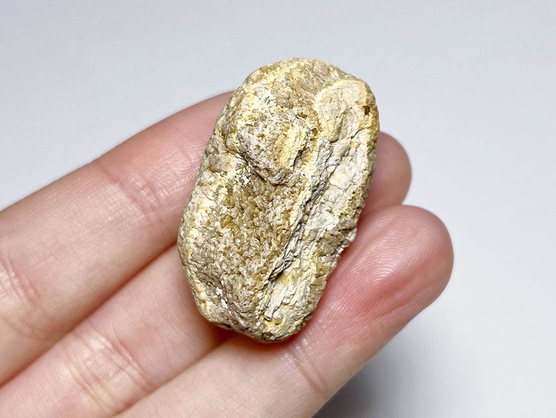 秋田県仙北市田沢湖町玉川温泉産 北投石結晶 (含鉛重晶石)