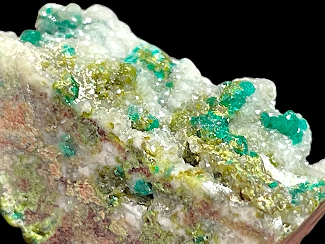 レア！ カザフスタン産 ダイオプテーズ/Dioptase (翠銅鉱)