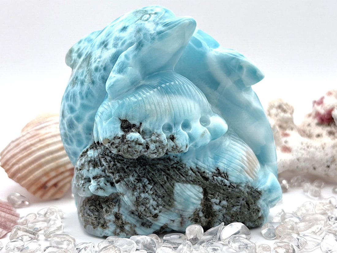ドミニカ共和国産 ラリマー ドルフィン彫刻 (ソーダ珪灰石)/Larimar