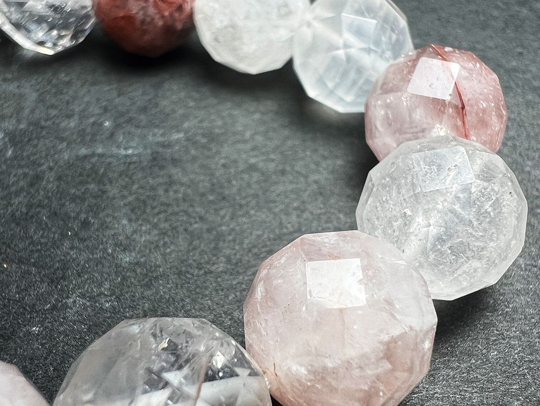 ヒマラヤ・マニカラン水晶 11mmカットブレスレット