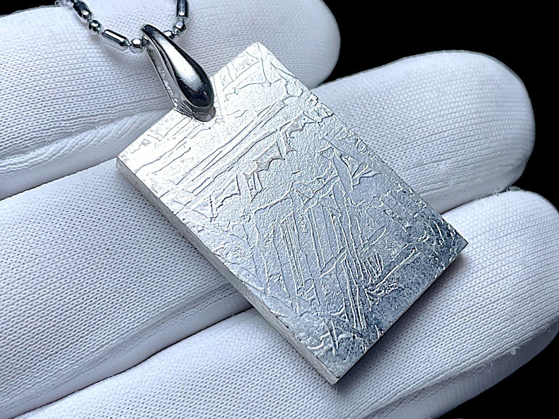 ギベオン隕石 (12.0g) ペンダントトップ / Gibeon Meteorite