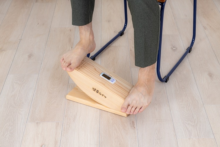 あしふみ健幸ライフ｜座ってできる木製ステッパーで血行と体調改善