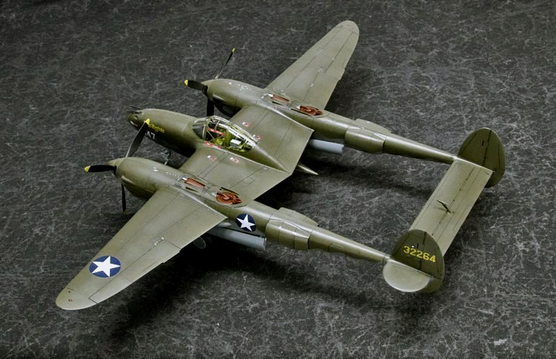 1/48 ロッキード P-38 F/G ライトニング 完成品｜艦船模型の販売する
